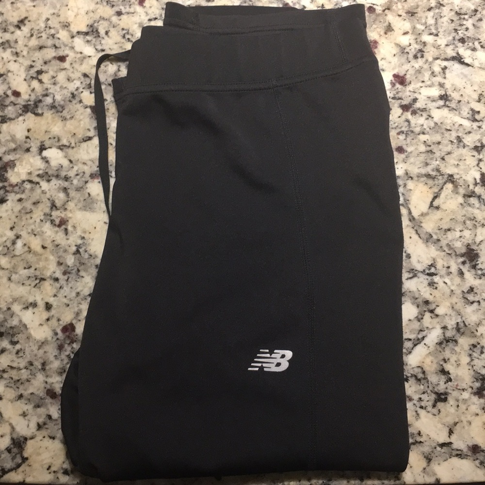 New Balance Large Black Capri Leggings